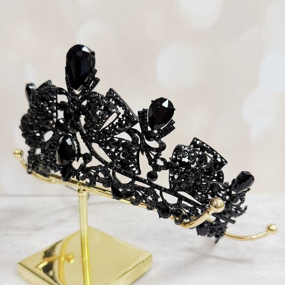 Black diamond crown, Gothic Victorian Crown, Black wedding headpiece main image 8